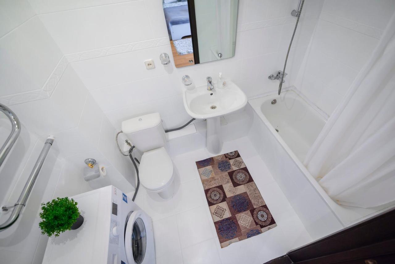 На Проспекте Ленина Apartment Almaty Ngoại thất bức ảnh
